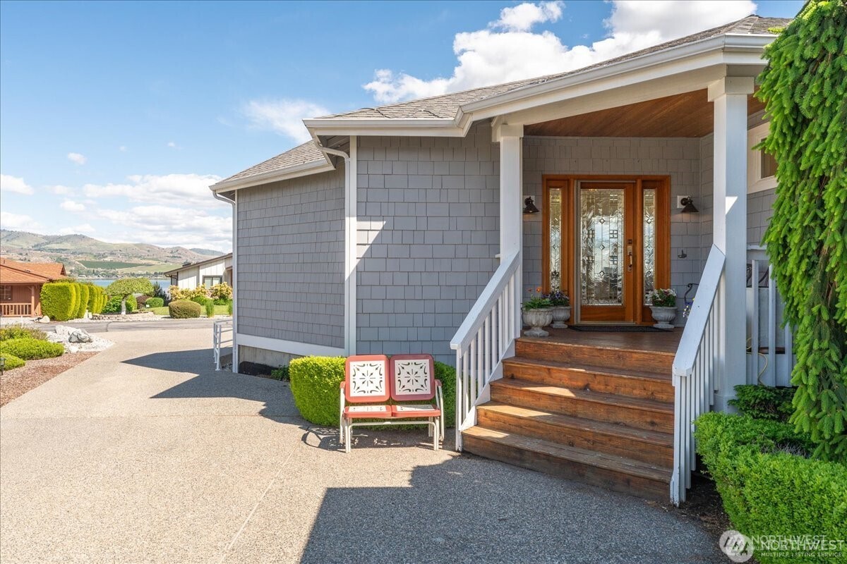 129 Chelan View Drive , Manson, WA 98831