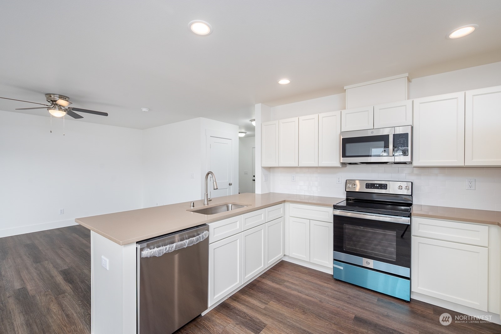 609 611 S Pine Avenue , Warden, WA 98857