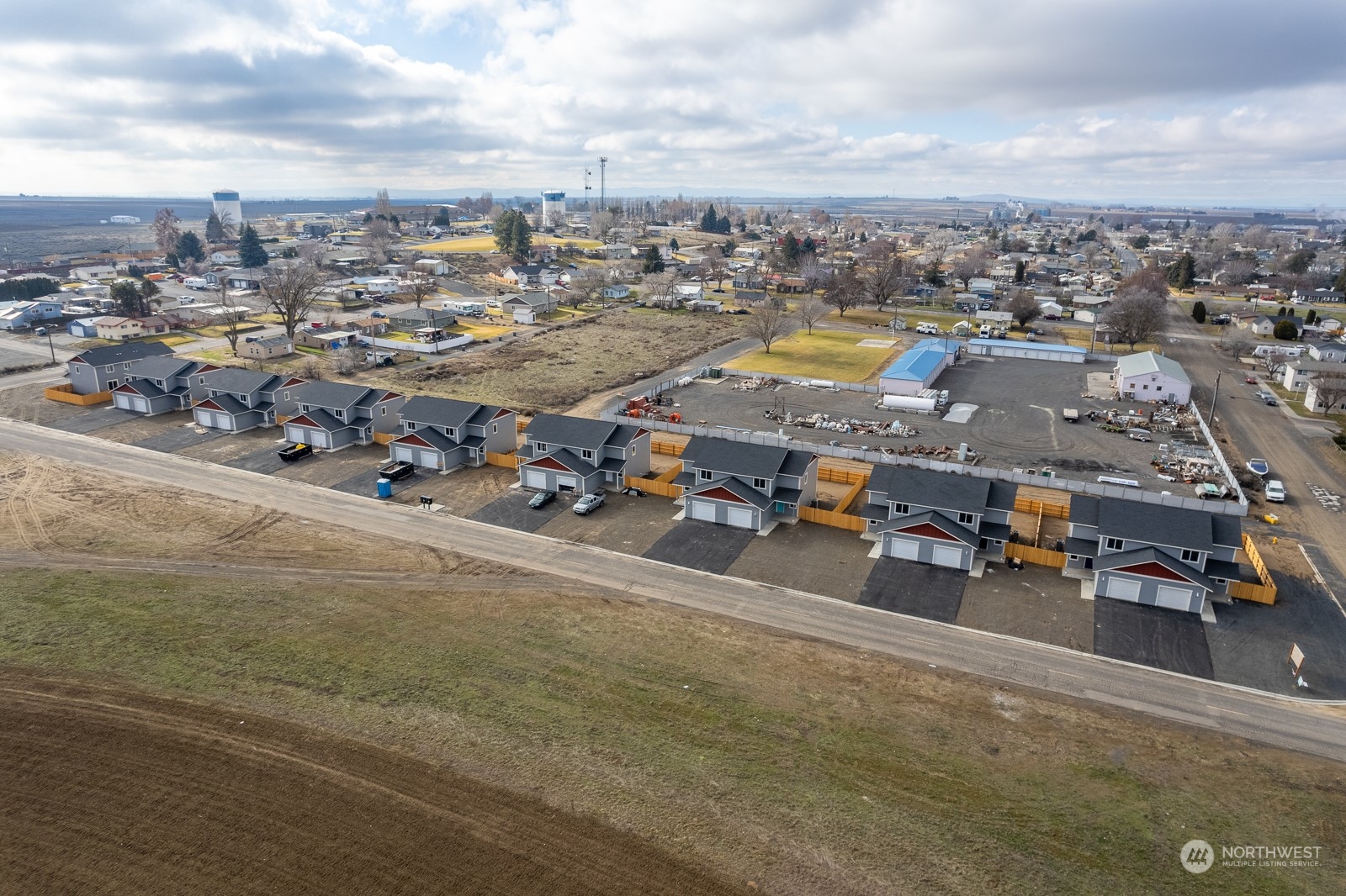 509 511 S Pine Avenue , Warden, WA 98857