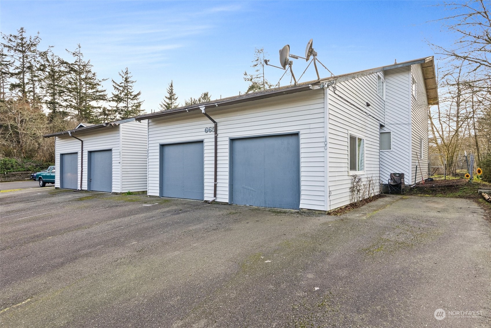 665 Sunset Avenue , Ocean Shores, WA 98569