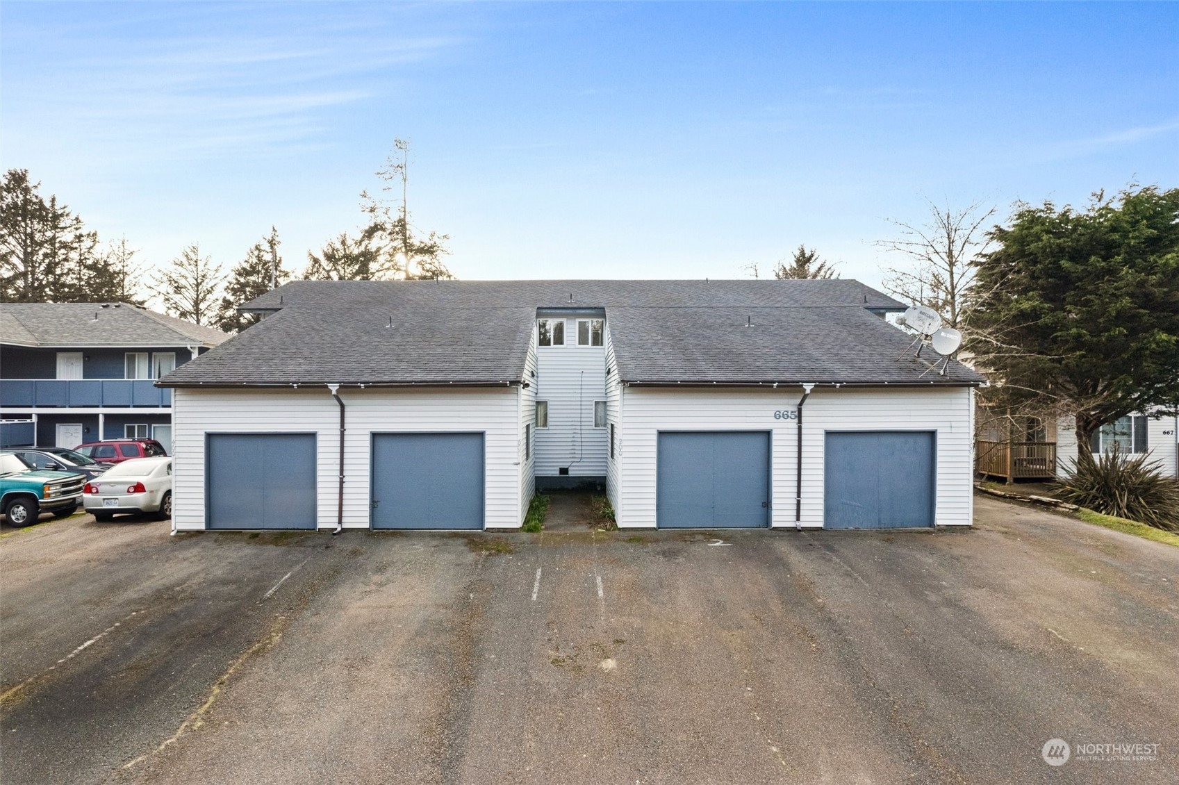 665 Sunset Avenue , Ocean Shores, WA 98569