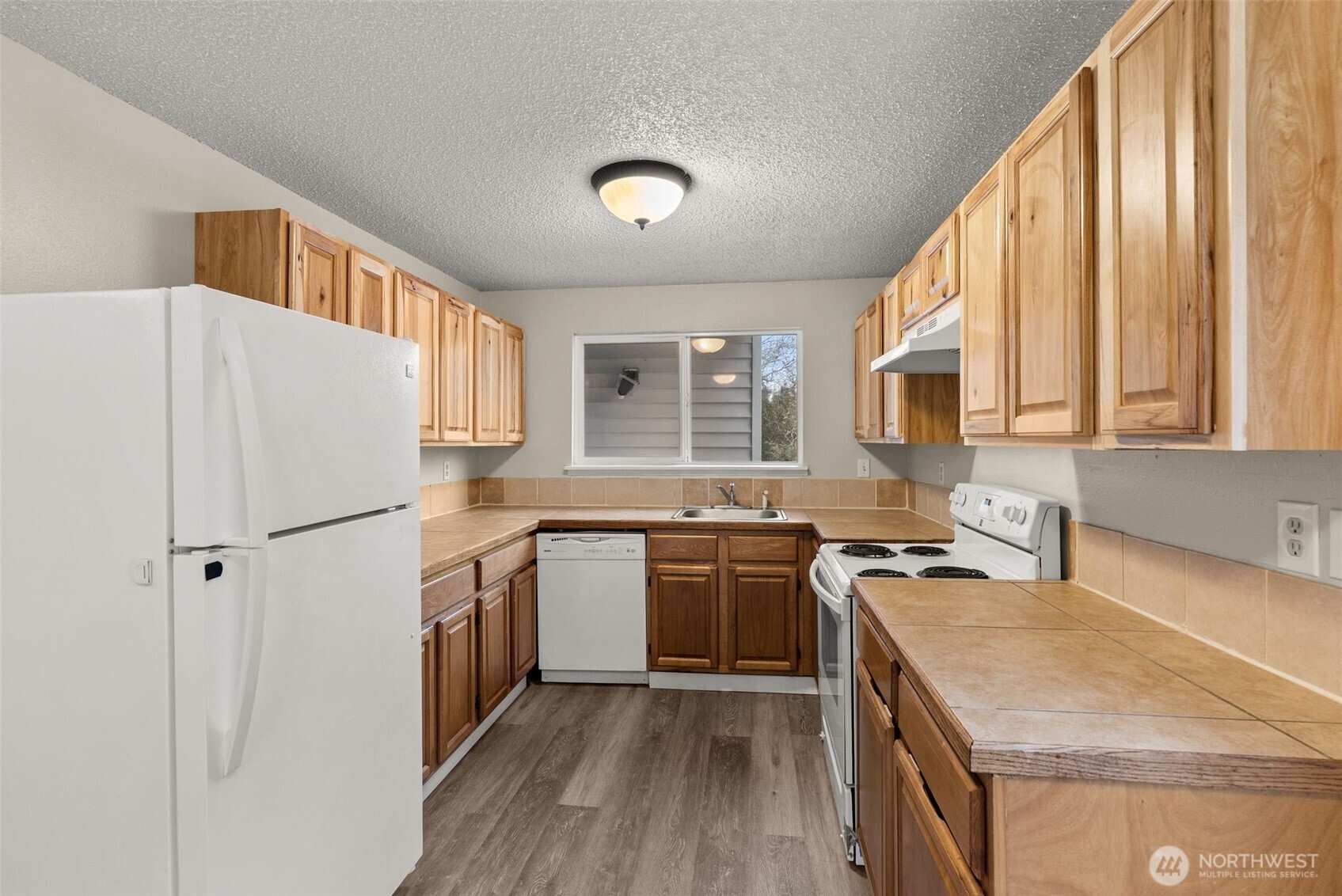 665 Sunset Avenue , Ocean Shores, WA 98569