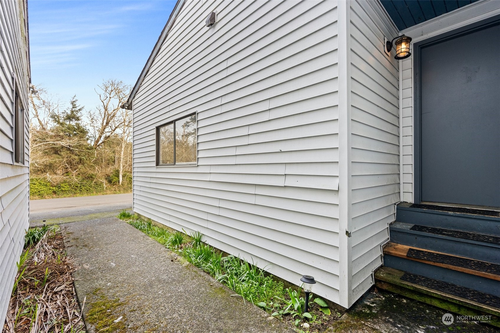 665 Sunset Avenue , Ocean Shores, WA 98569