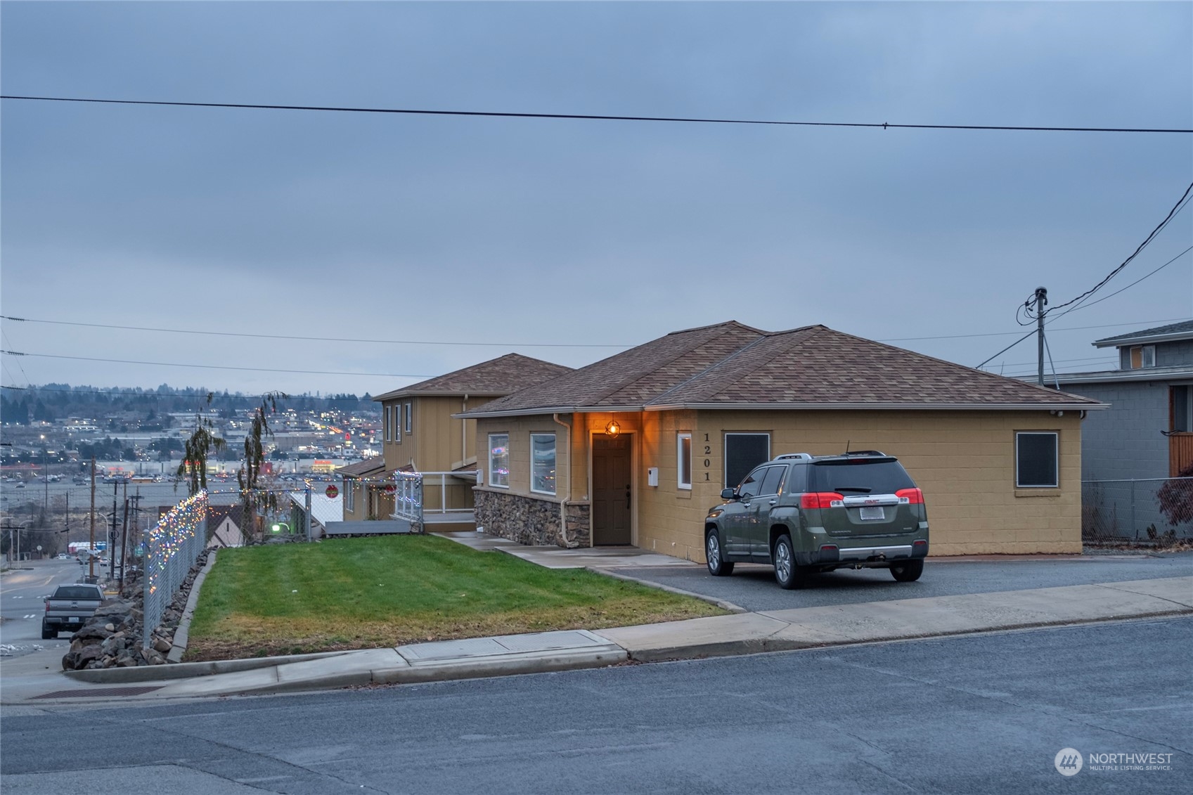 1201 Monitor Avenue , Wenatchee, WA 98801