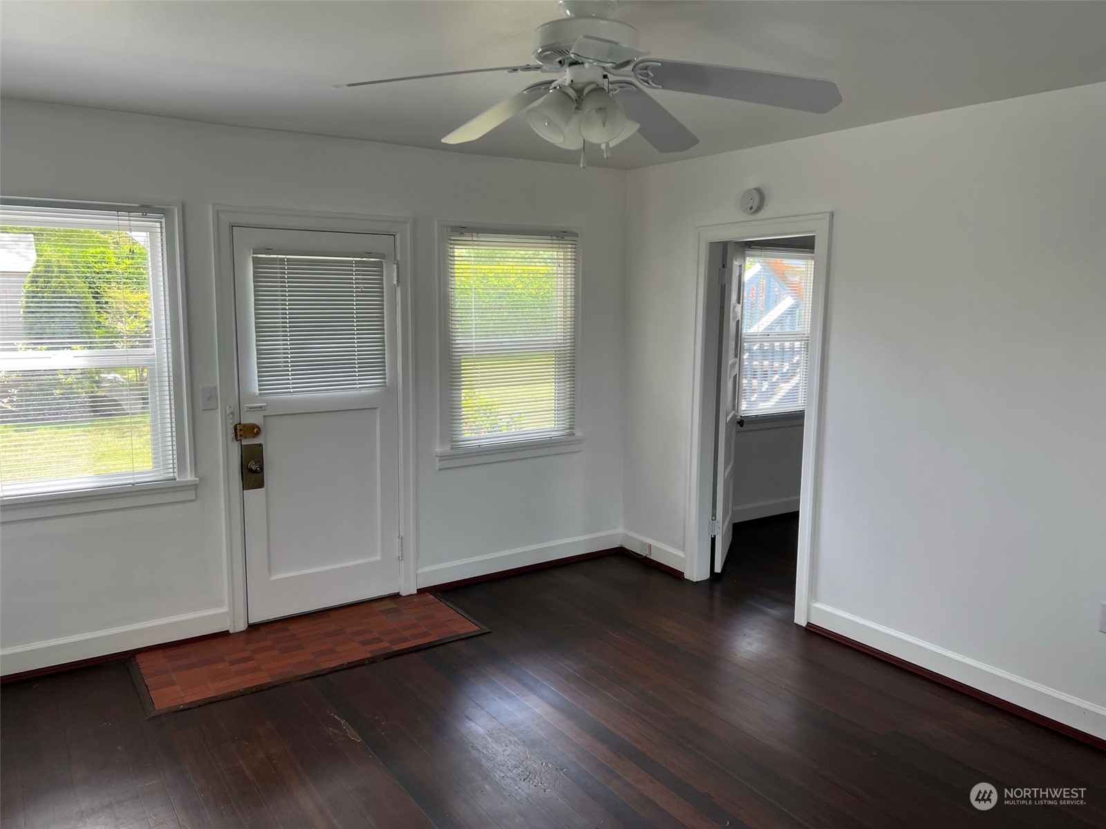 2515 Belvidere Avenue SW, Seattle, WA 98126-2120