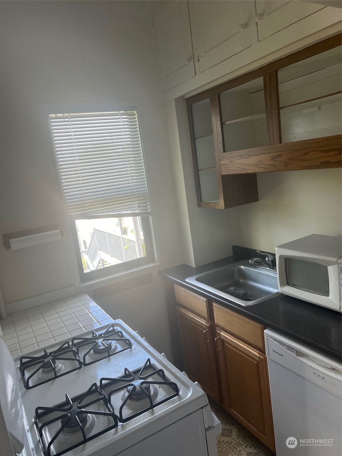 2515 Belvidere Avenue SW, Seattle, WA 98126-2120