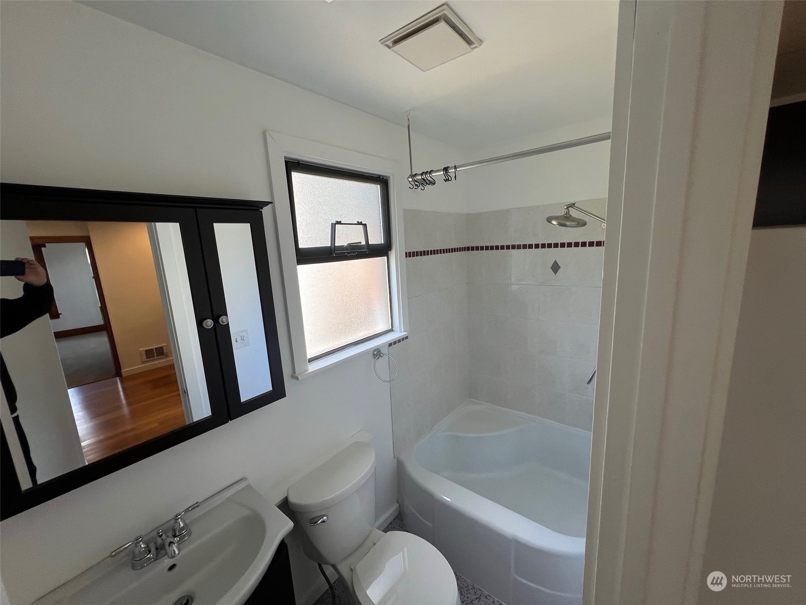 2515 Belvidere Avenue SW, Seattle, WA 98126-2120