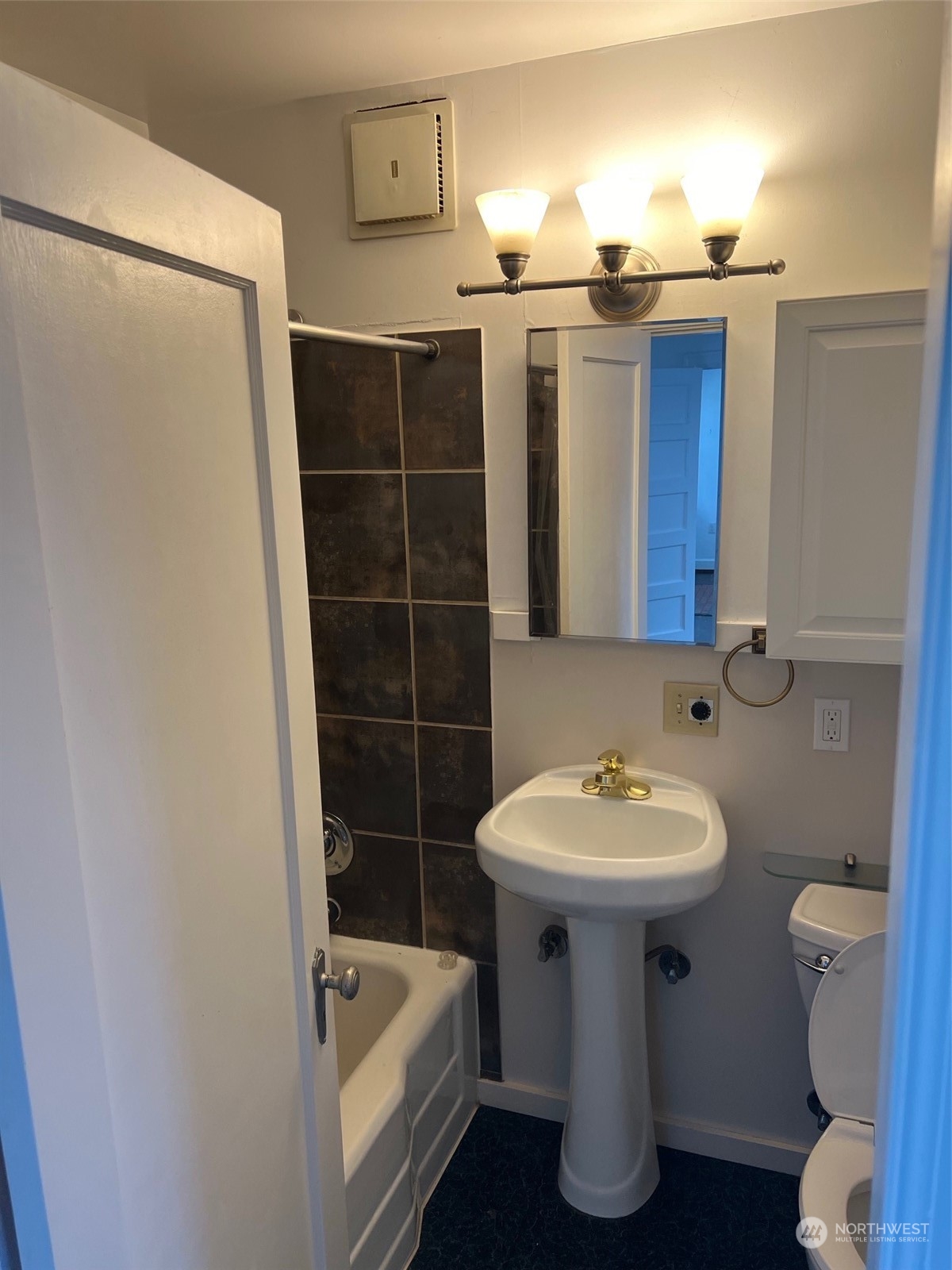 2515 Belvidere Avenue SW, Seattle, WA 98126-2120