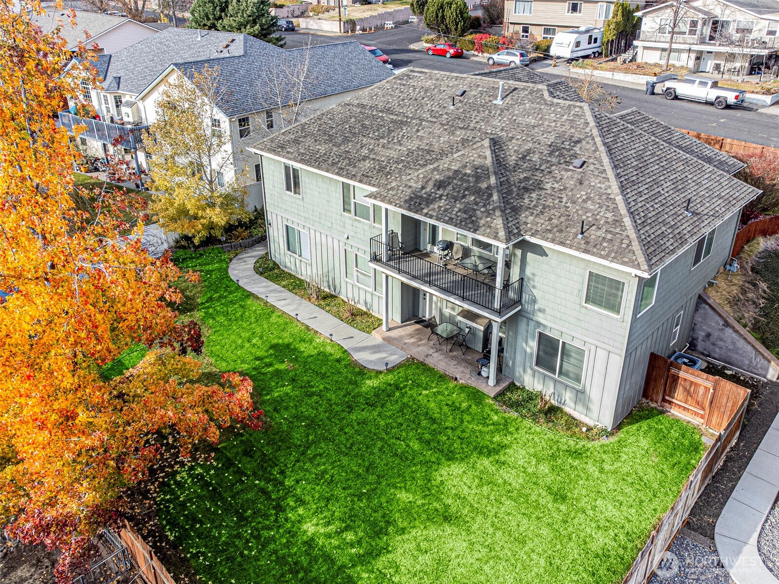 718 SE Scenic View Drive #A & B, College Place, WA 99324