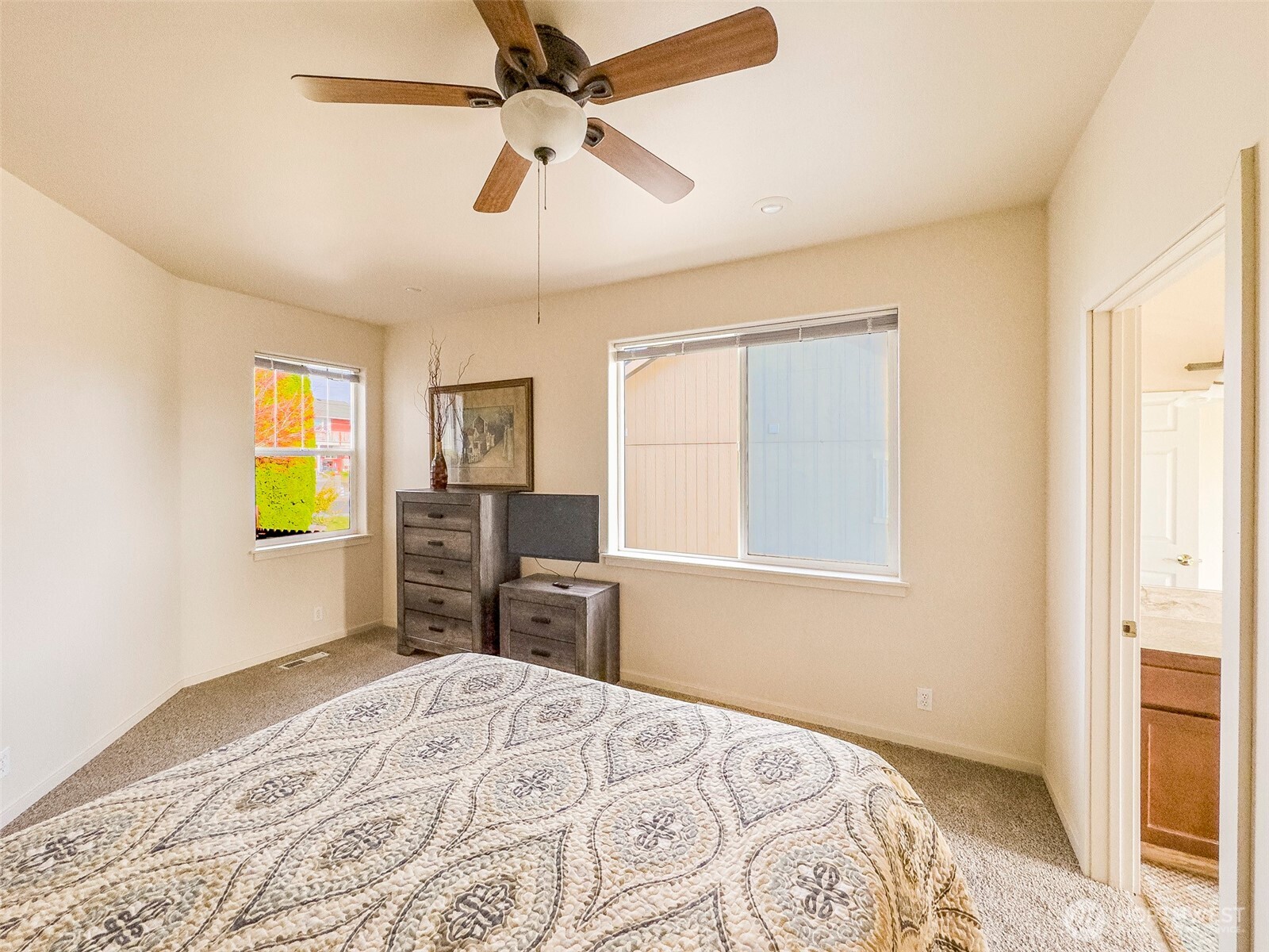 718 SE Scenic View Drive #A & B, College Place, WA 99324