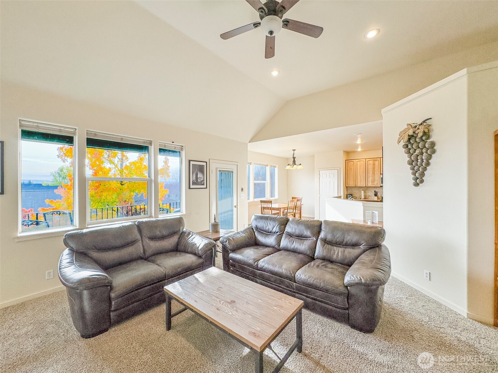 718 SE Scenic View Drive #A & B, College Place, WA 99324