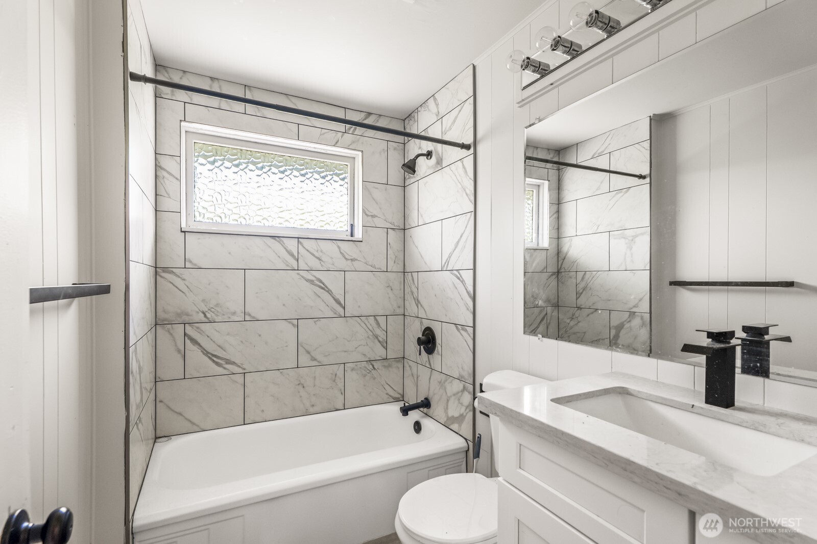 15330 40th Avenue W #A & B, Lynnwood, WA 98087