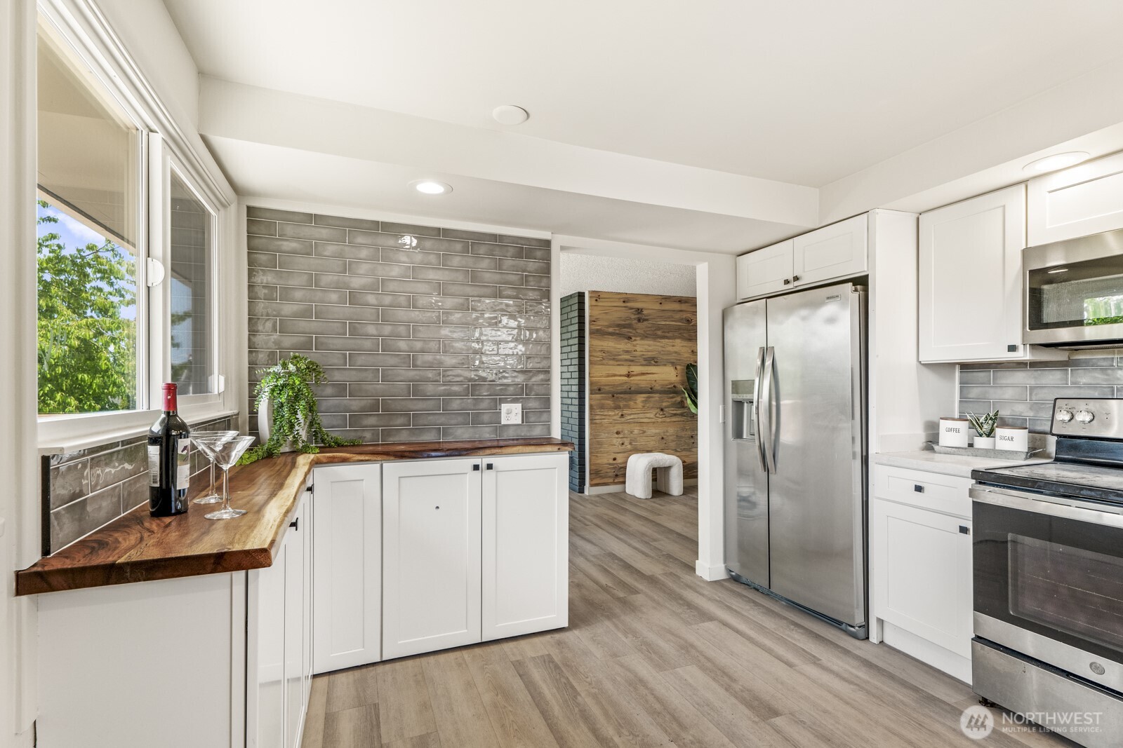 15330 40th Avenue W #A & B, Lynnwood, WA 98087