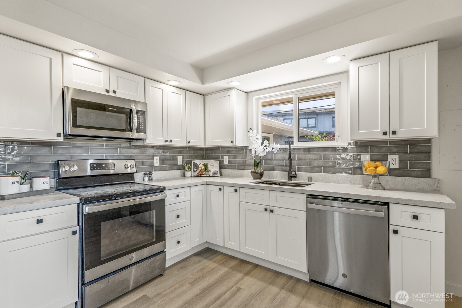 15330 40th Avenue W #A & B, Lynnwood, WA 98087