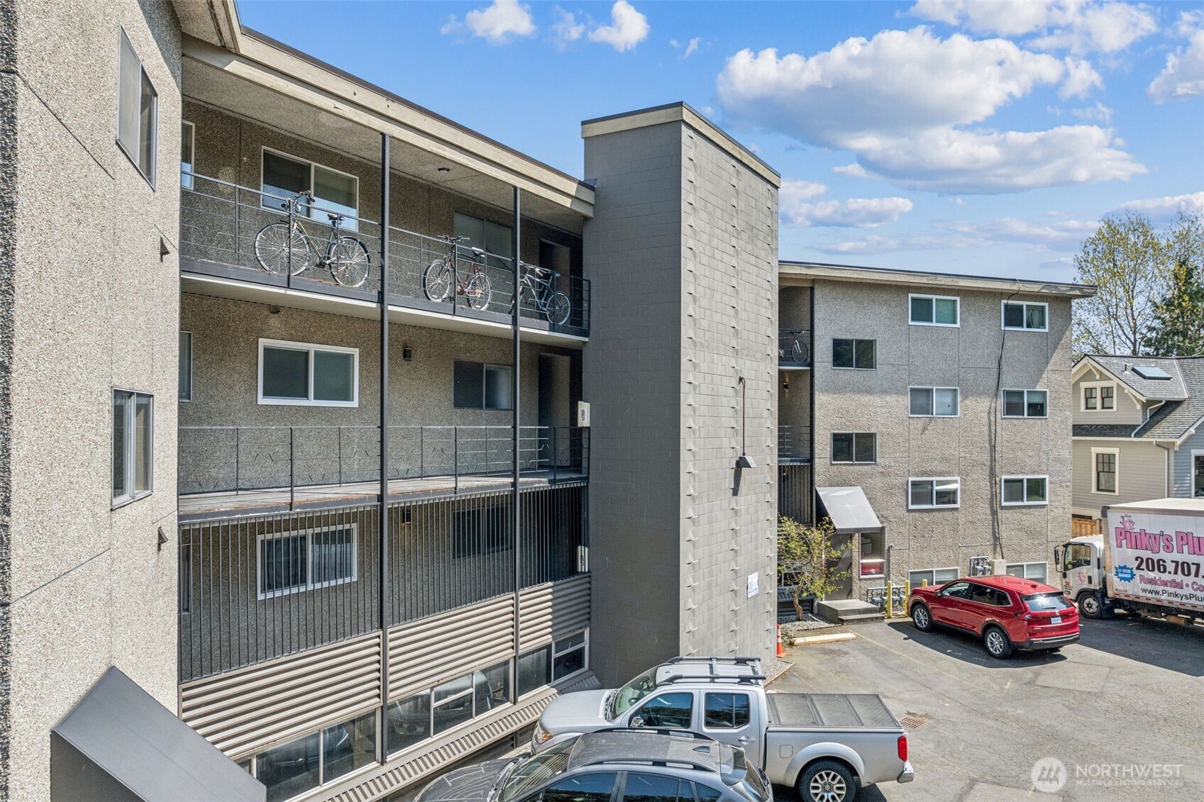 4051 Gilman Avenue W, Seattle, WA 98199