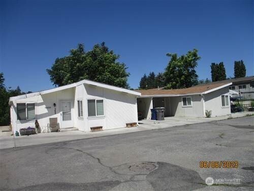 322 N Kentucky #A&B, East Wenatchee, WA 98802