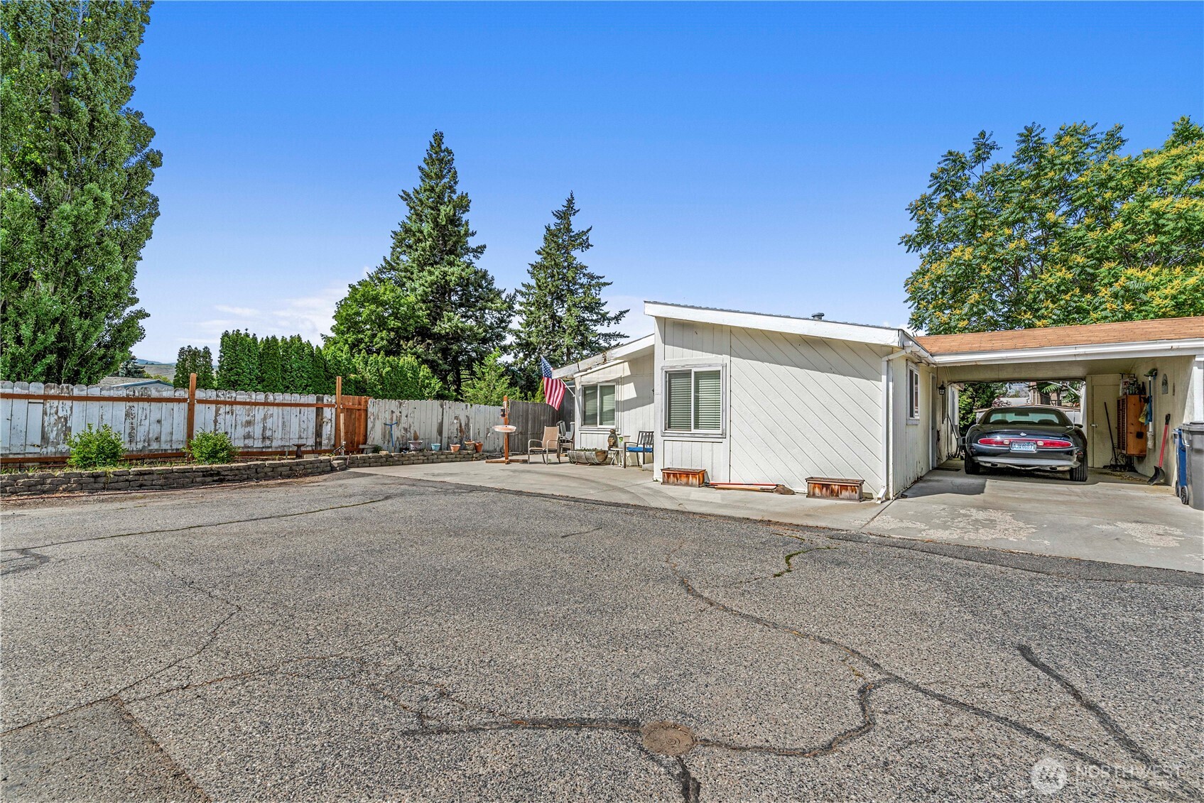322 N Kentucky #A&B, East Wenatchee, WA 98802
