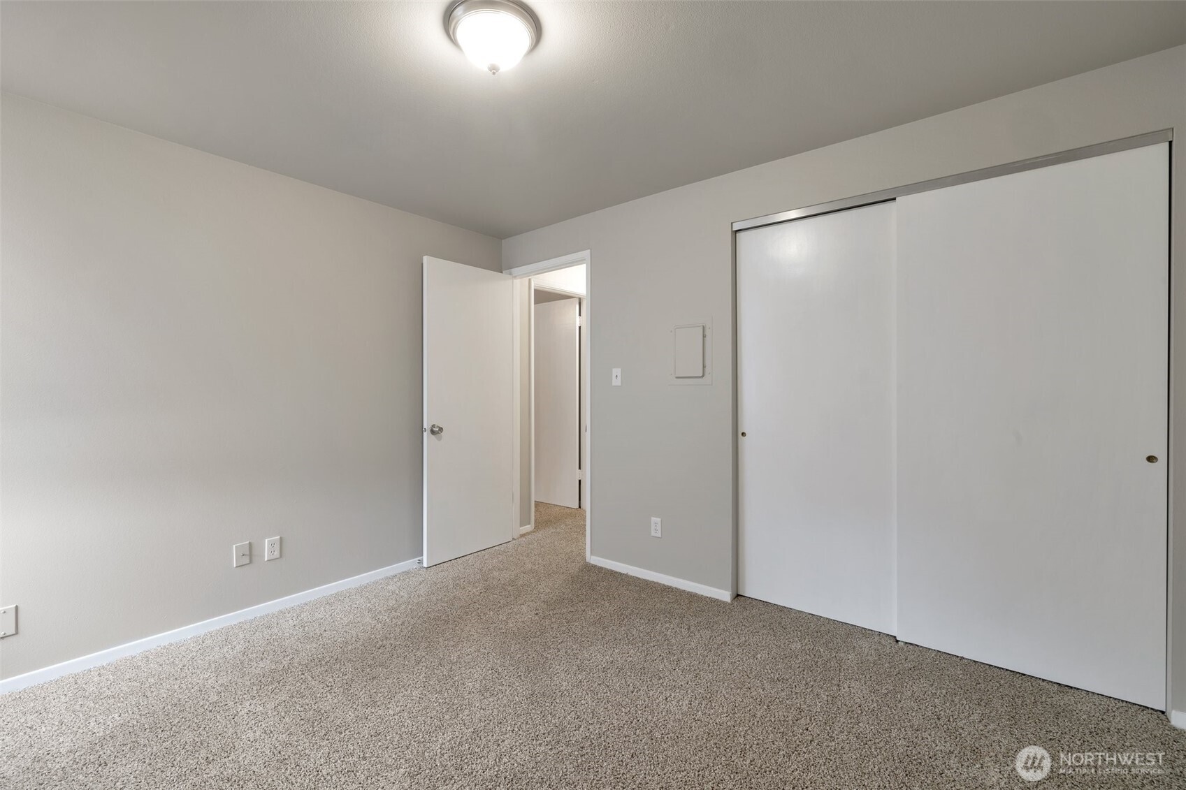 219 5th Avenue NE, Puyallup, WA 98372