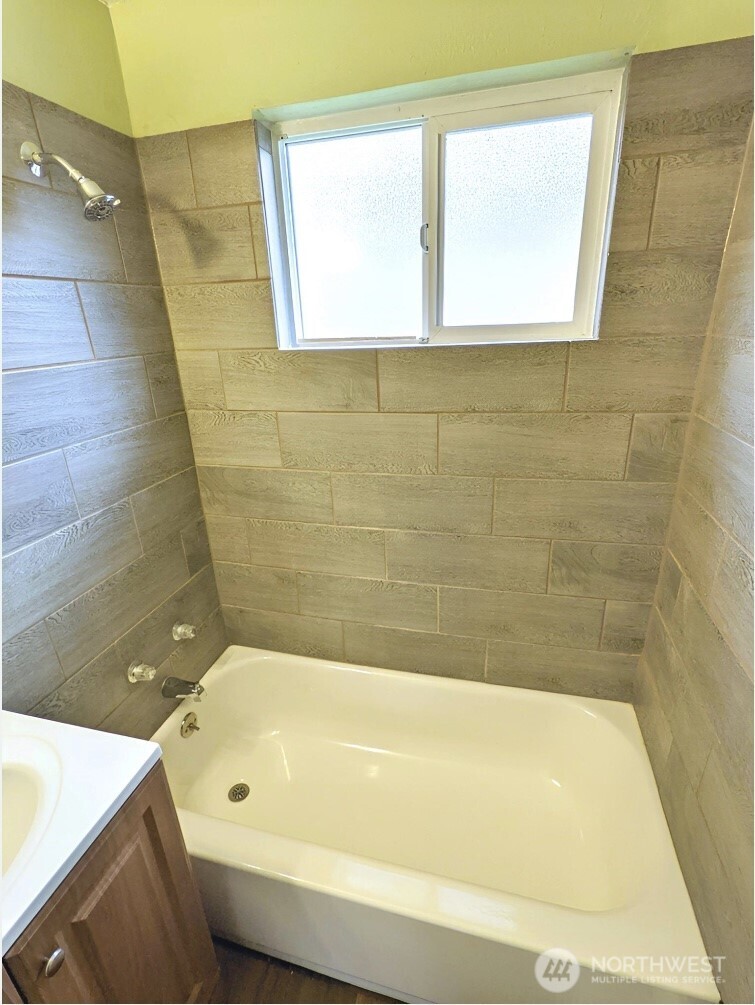 7410 Rainier Avenue S, Seattle, WA 98118