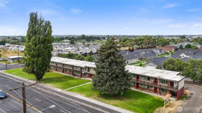 116 E Hill Avenue , Moses Lake, WA 98837