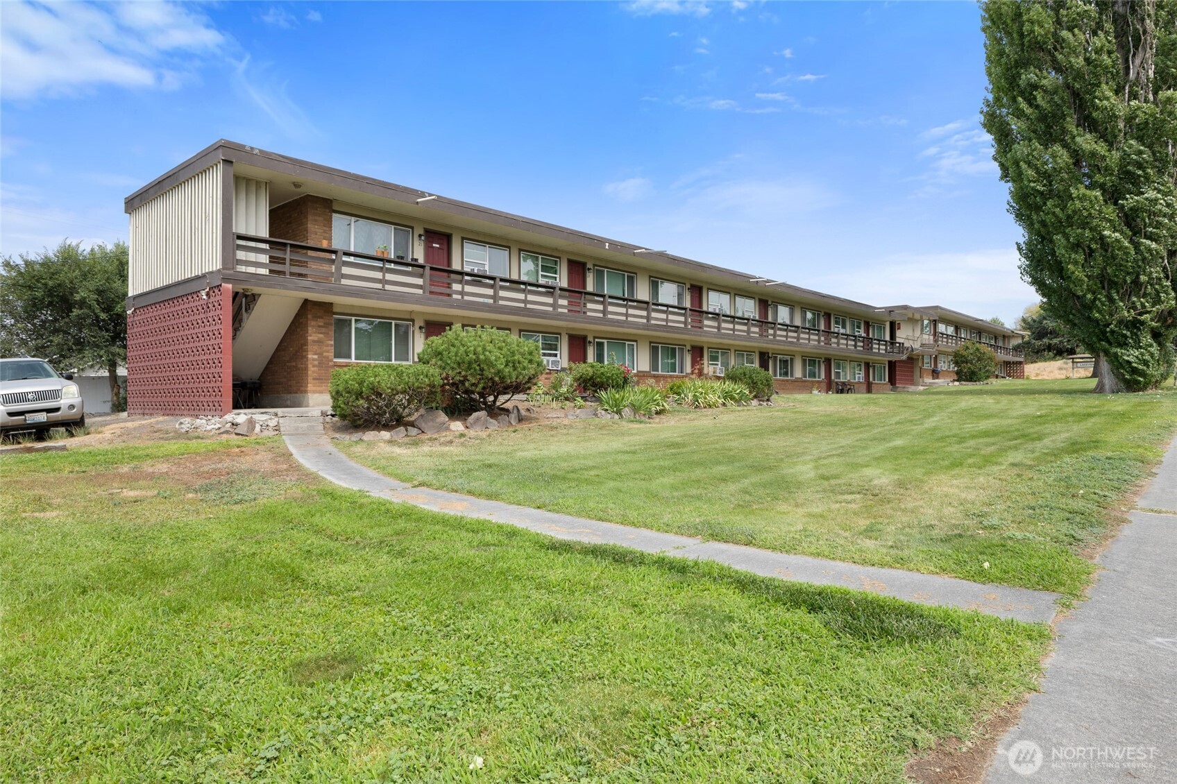 116 E Hill Avenue , Moses Lake, WA 98837
