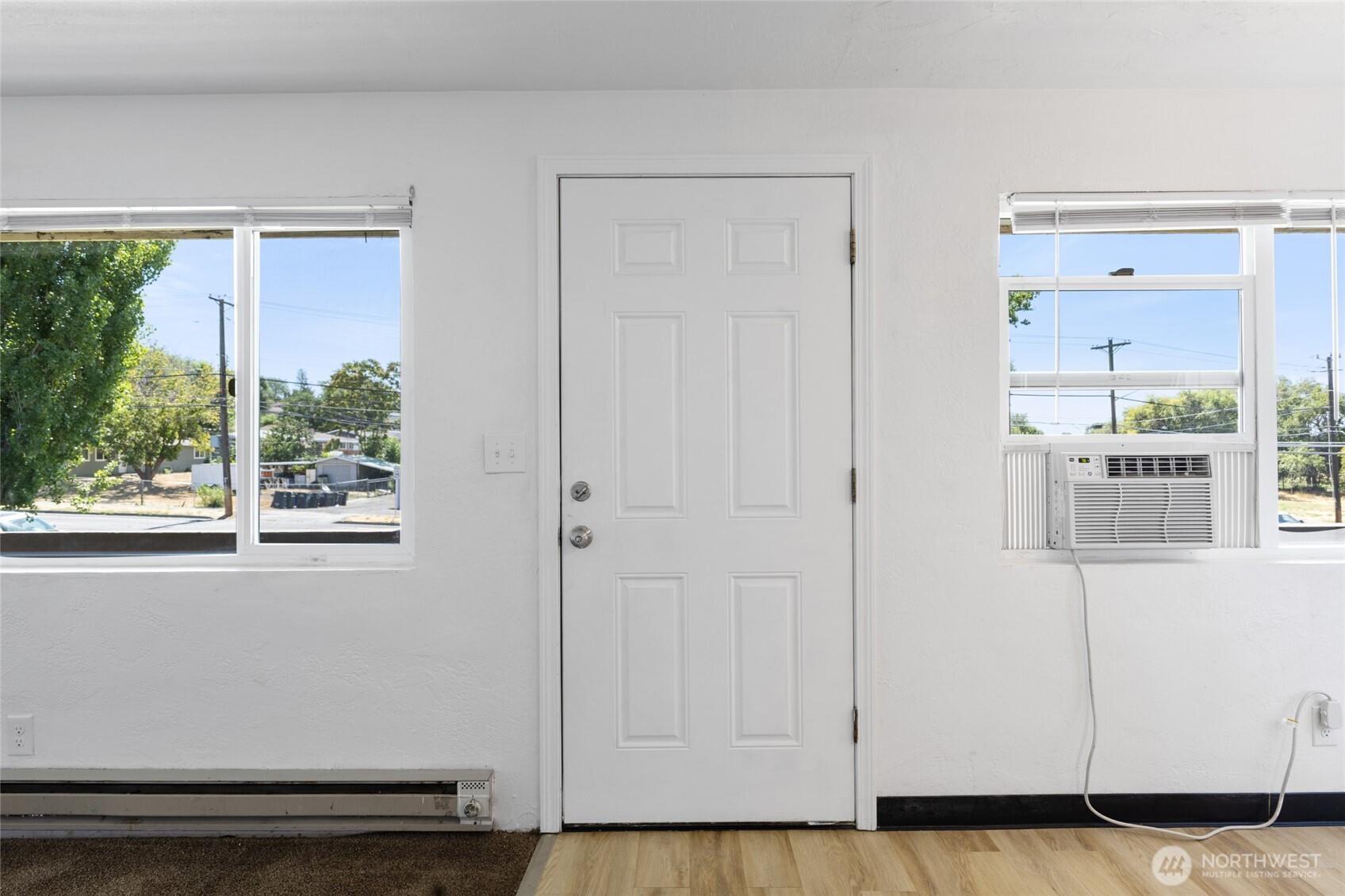 116 E Hill Avenue , Moses Lake, WA 98837