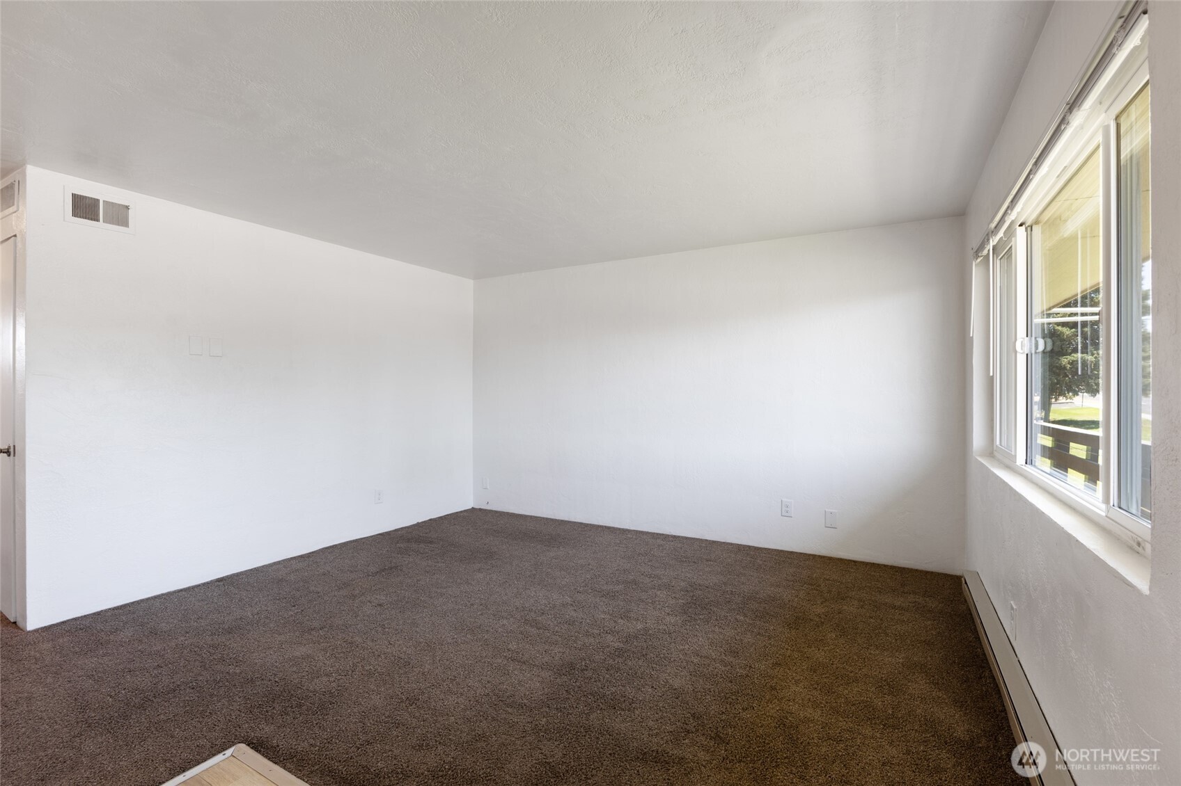 116 E Hill Avenue , Moses Lake, WA 98837