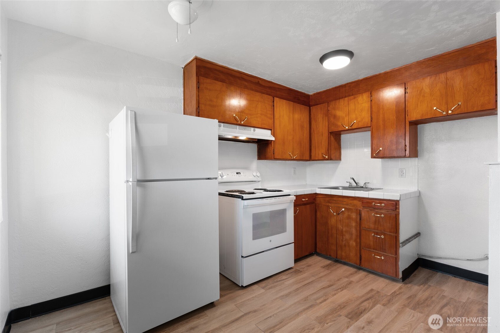 116 E Hill Avenue , Moses Lake, WA 98837