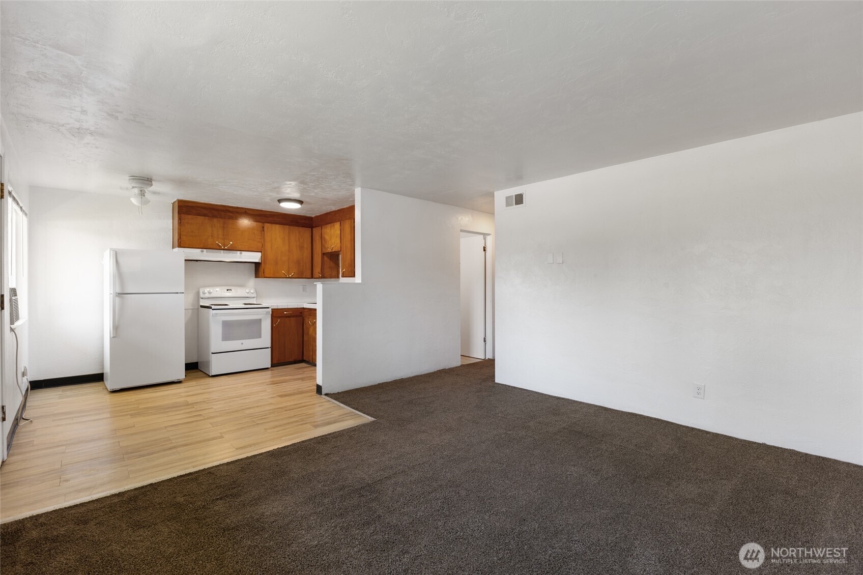 116 E Hill Avenue , Moses Lake, WA 98837