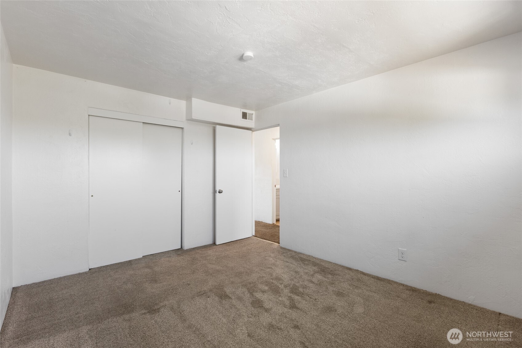 116 E Hill Avenue , Moses Lake, WA 98837