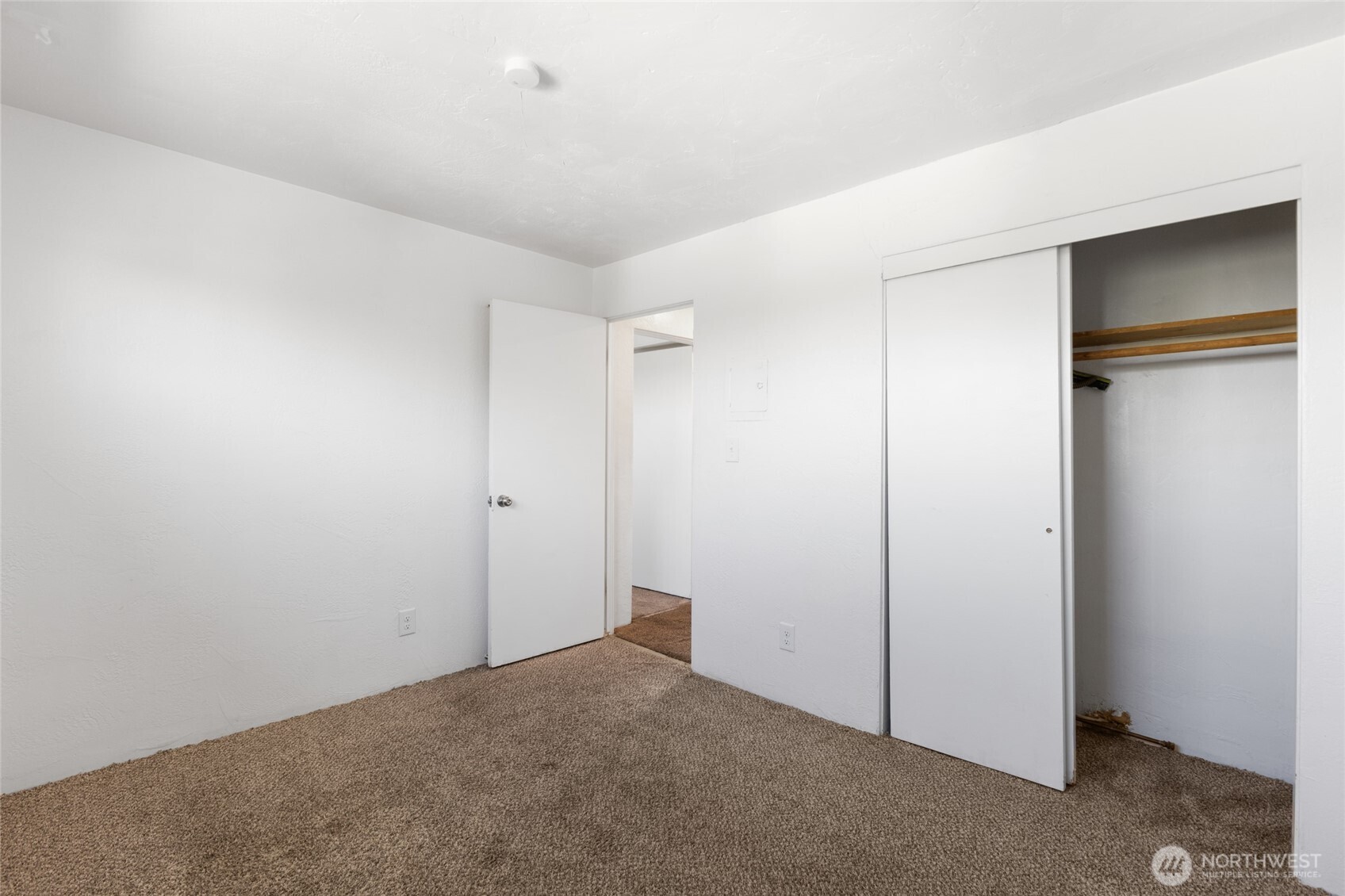 116 E Hill Avenue , Moses Lake, WA 98837