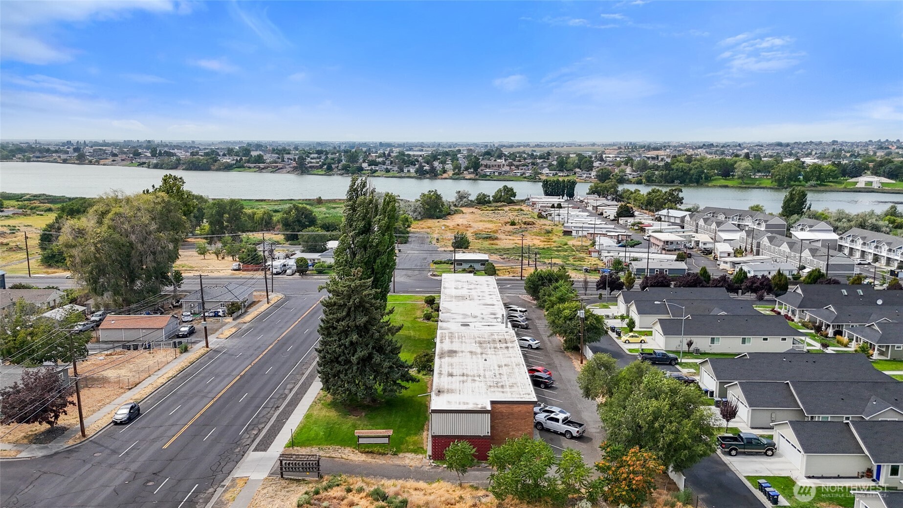 116 E Hill Avenue , Moses Lake, WA 98837