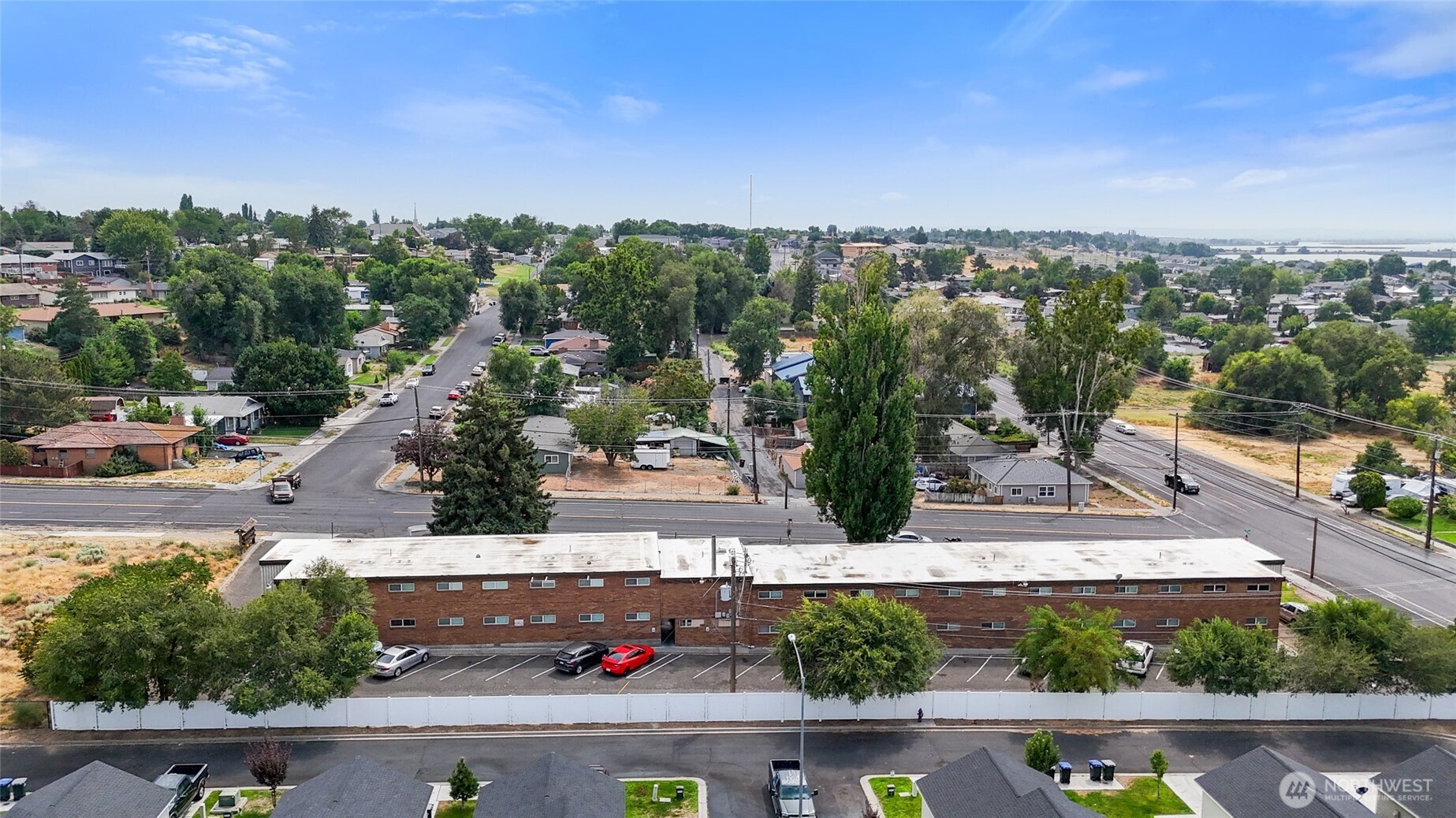 116 E Hill Avenue , Moses Lake, WA 98837