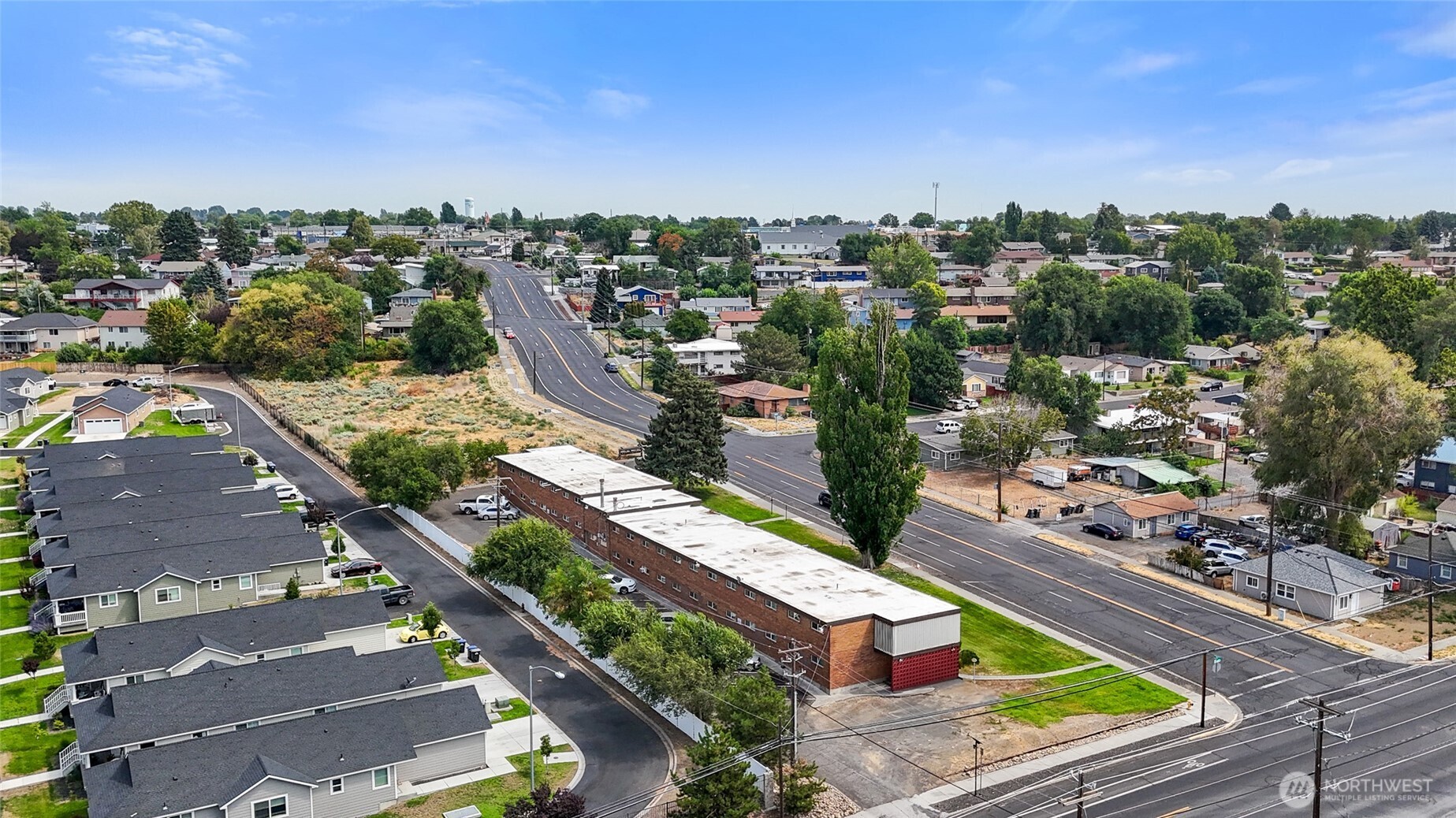 116 E Hill Avenue , Moses Lake, WA 98837