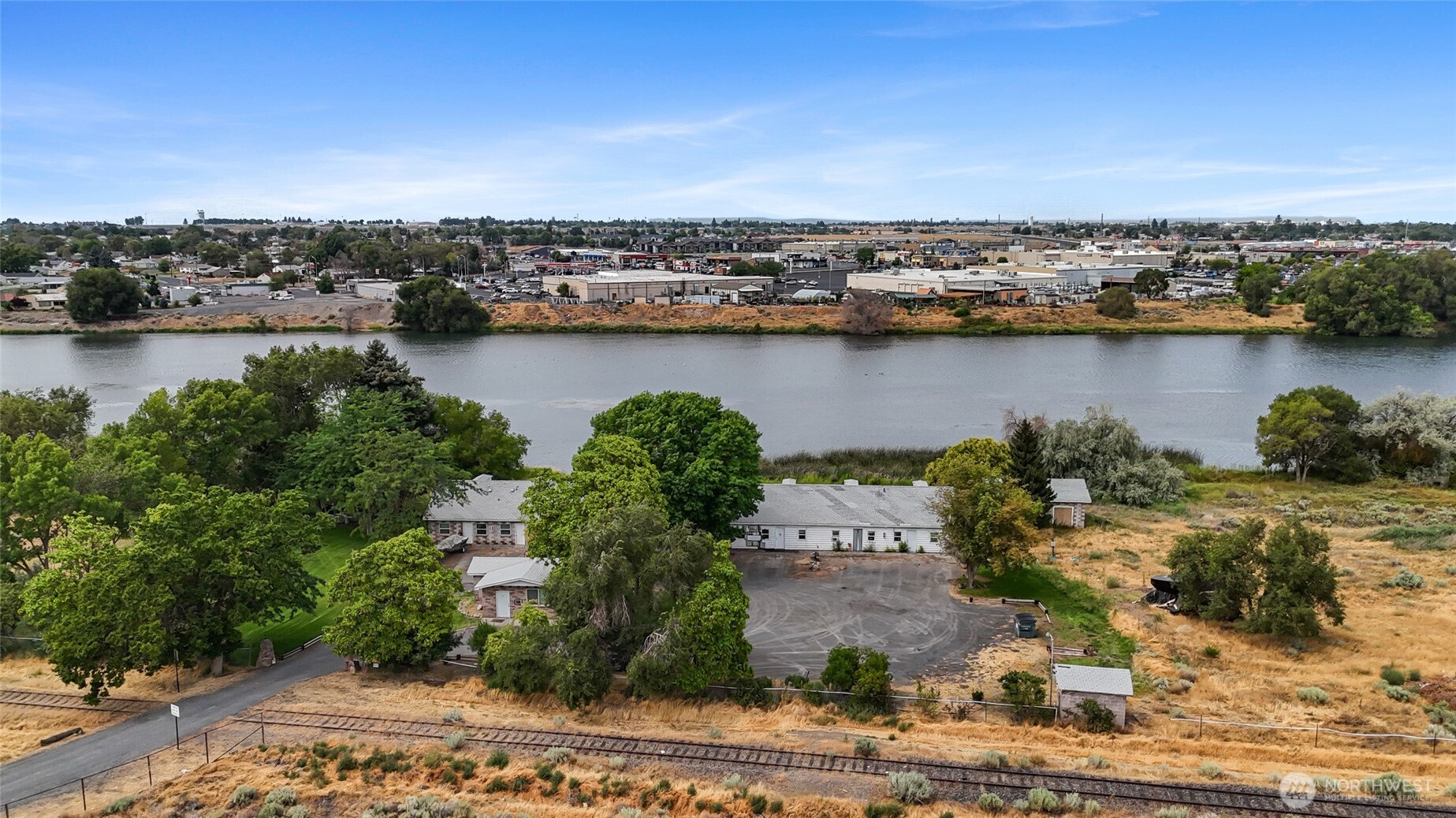 510 N Fig Street , Moses Lake, WA 98837