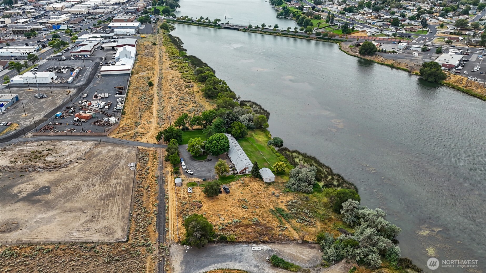 510 N Fig Street , Moses Lake, WA 98837
