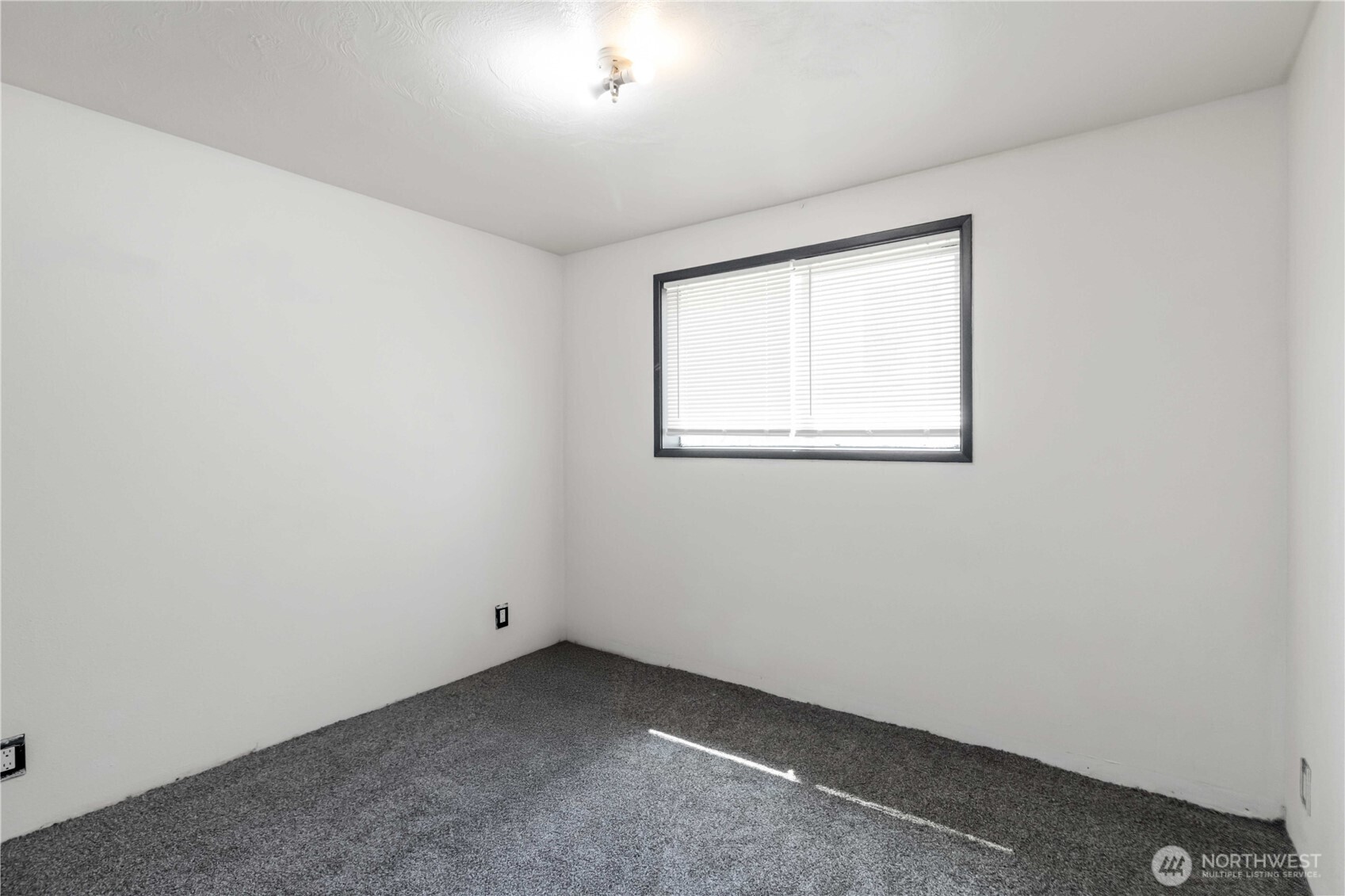 1337 10th Avenue , Longview, WA 98632
