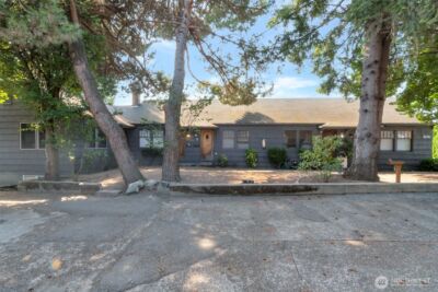 2135 4th Street , Bremerton, WA 98312