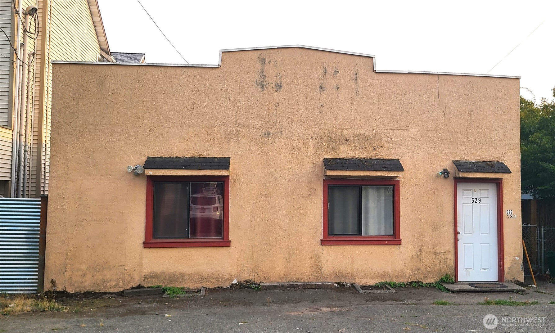 529 N 103rd Street , Seattle, WA 98133-9201