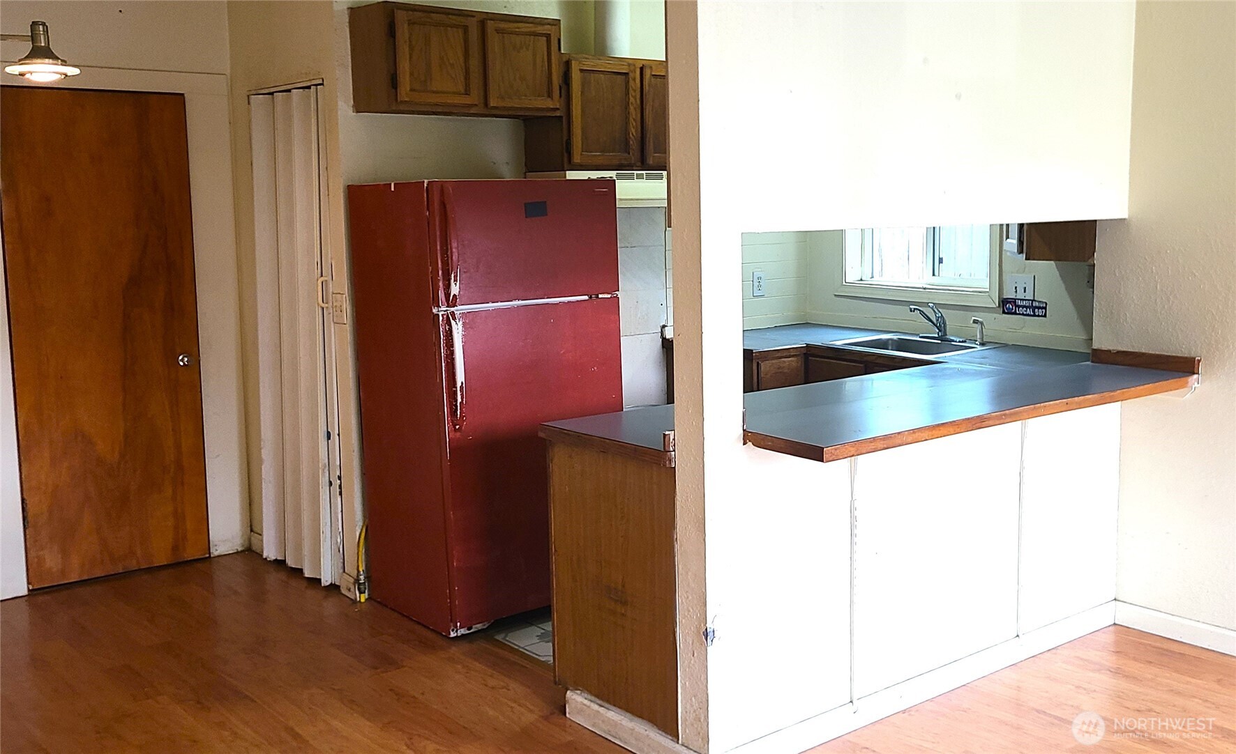 529 N 103rd Street , Seattle, WA 98133-9201