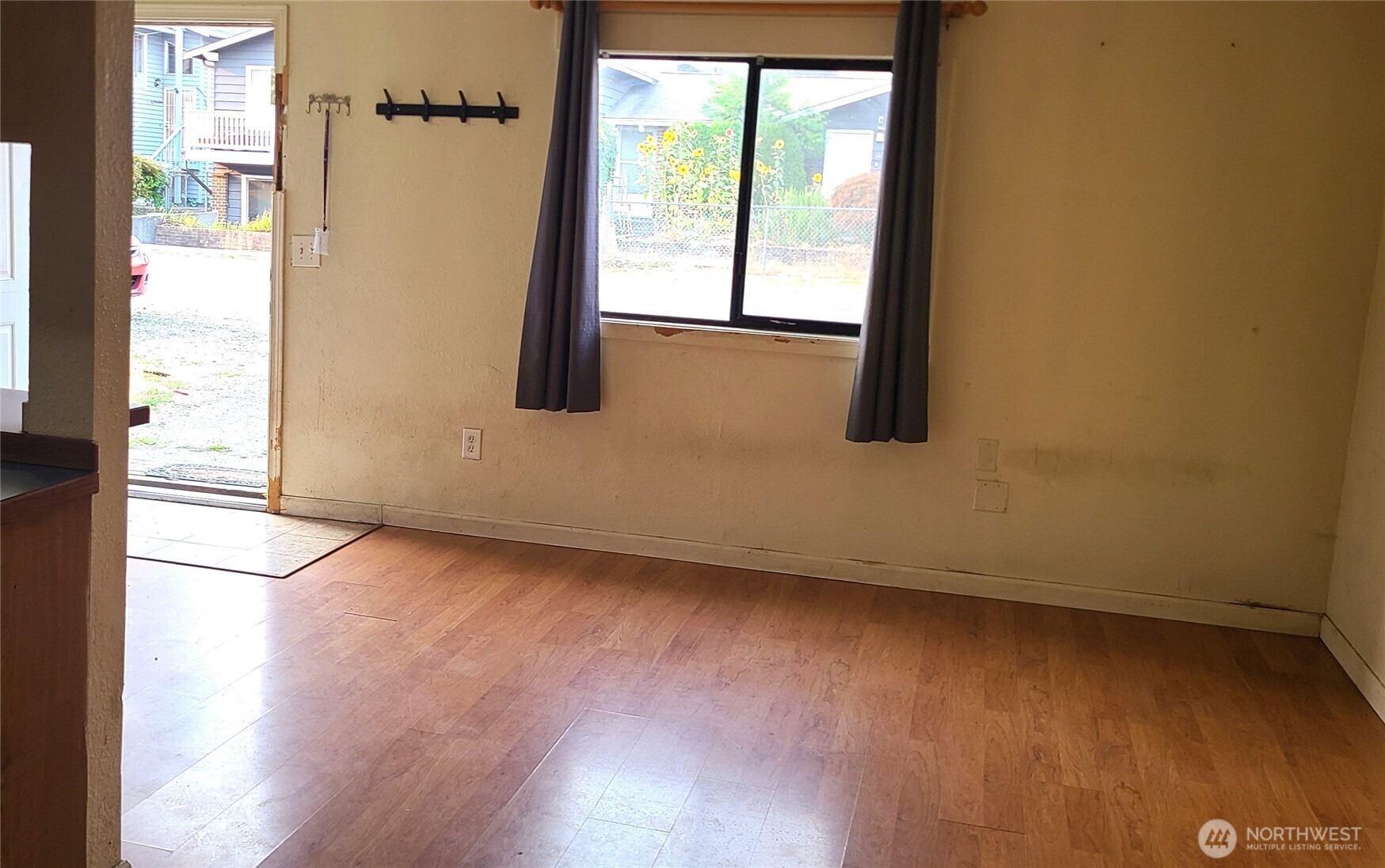 529 N 103rd Street , Seattle, WA 98133-9201