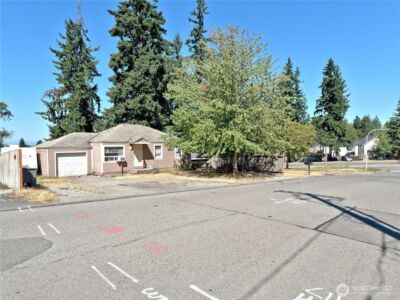 1409 Monroe Avenue NE, Renton, WA 98056 - Photo 3