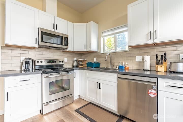 10653 10655 22nd Place S, Seattle, WA 98168