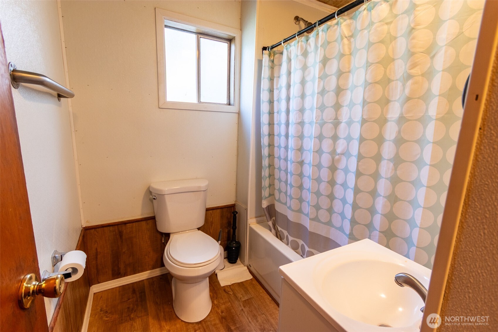 319 S Tonasket Avenue , Tonasket, WA 98855