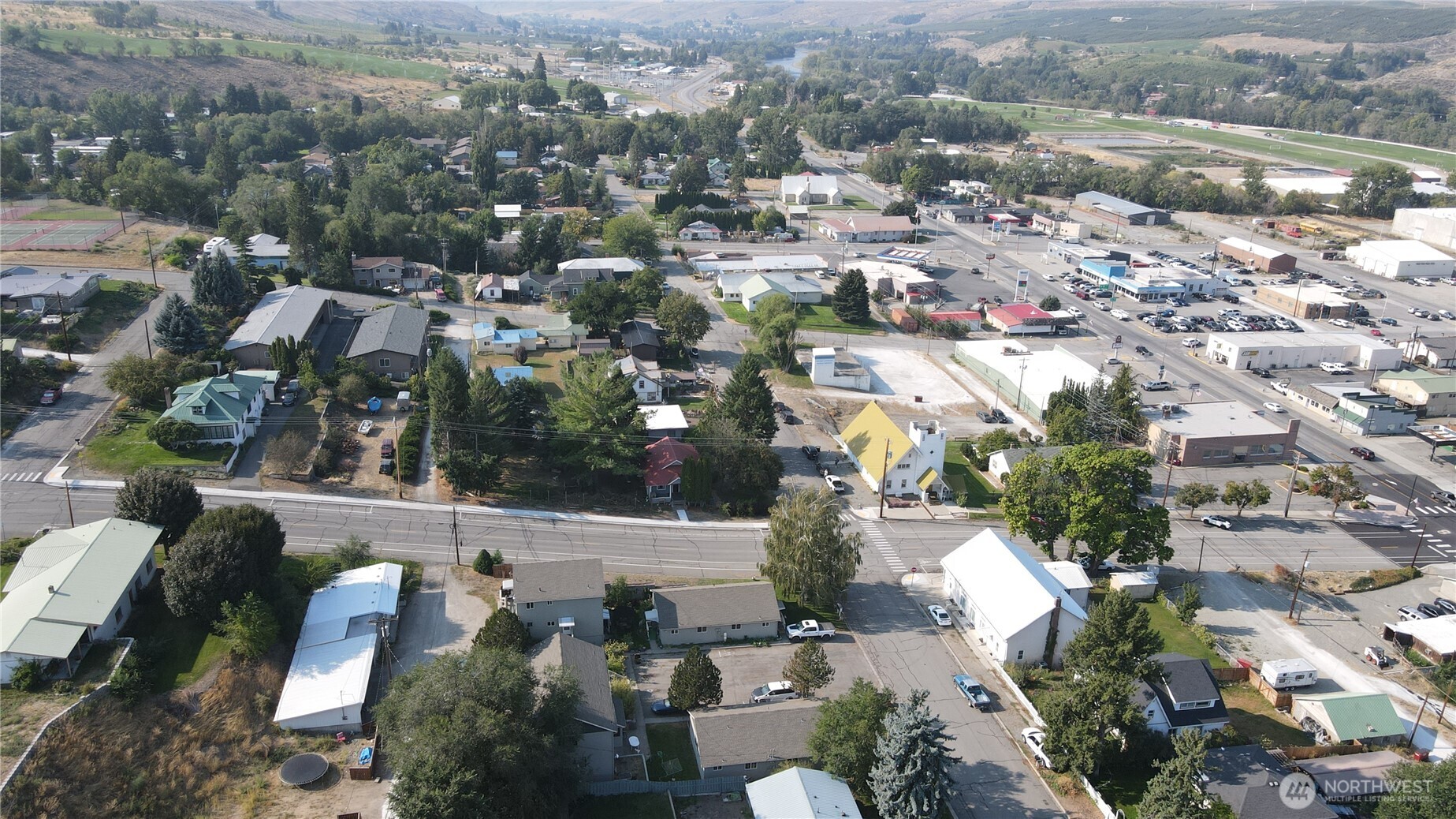 319 S Tonasket Avenue , Tonasket, WA 98855