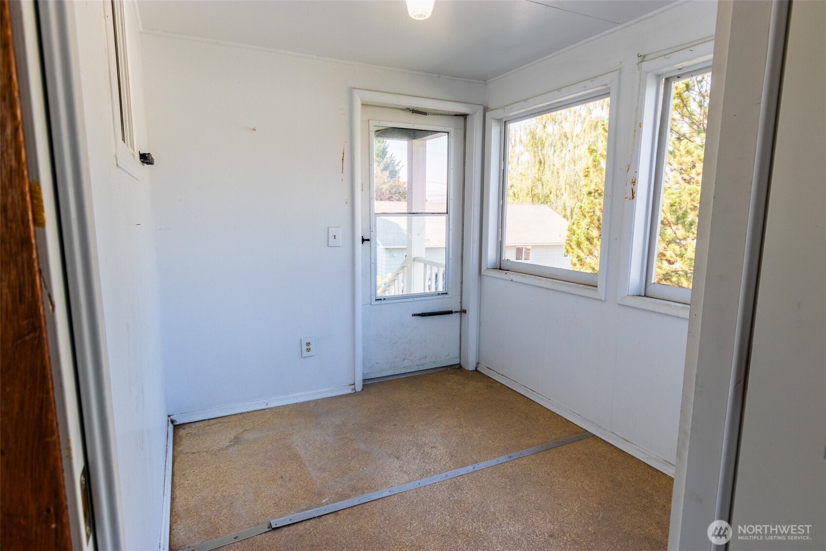 319 S Tonasket Avenue , Tonasket, WA 98855
