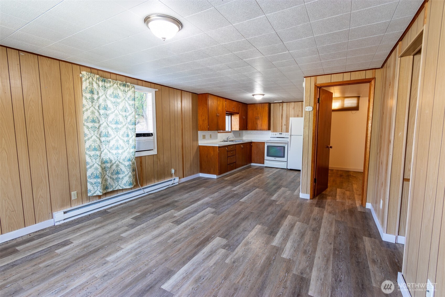 319 S Tonasket Avenue , Tonasket, WA 98855