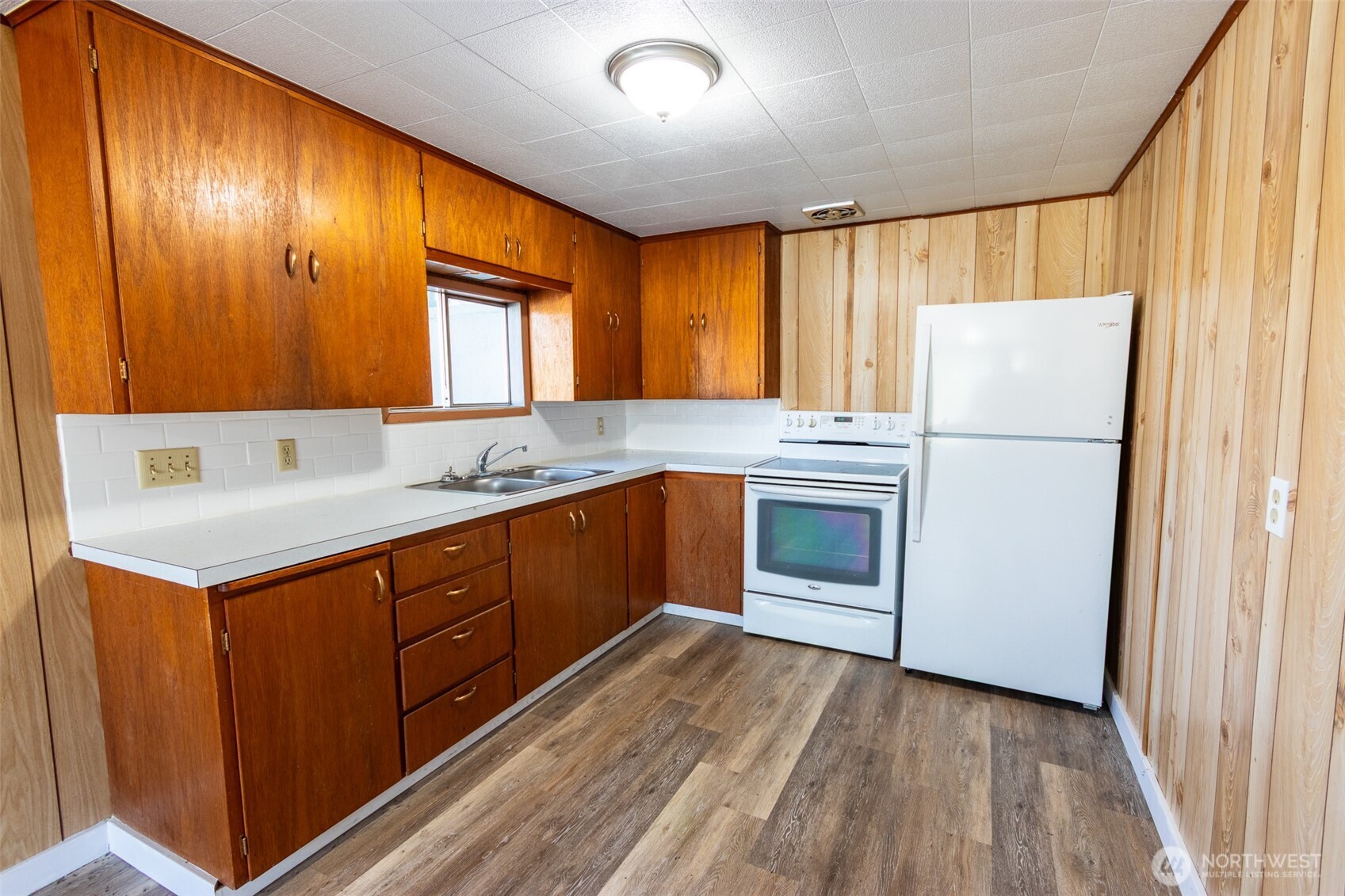 319 S Tonasket Avenue , Tonasket, WA 98855