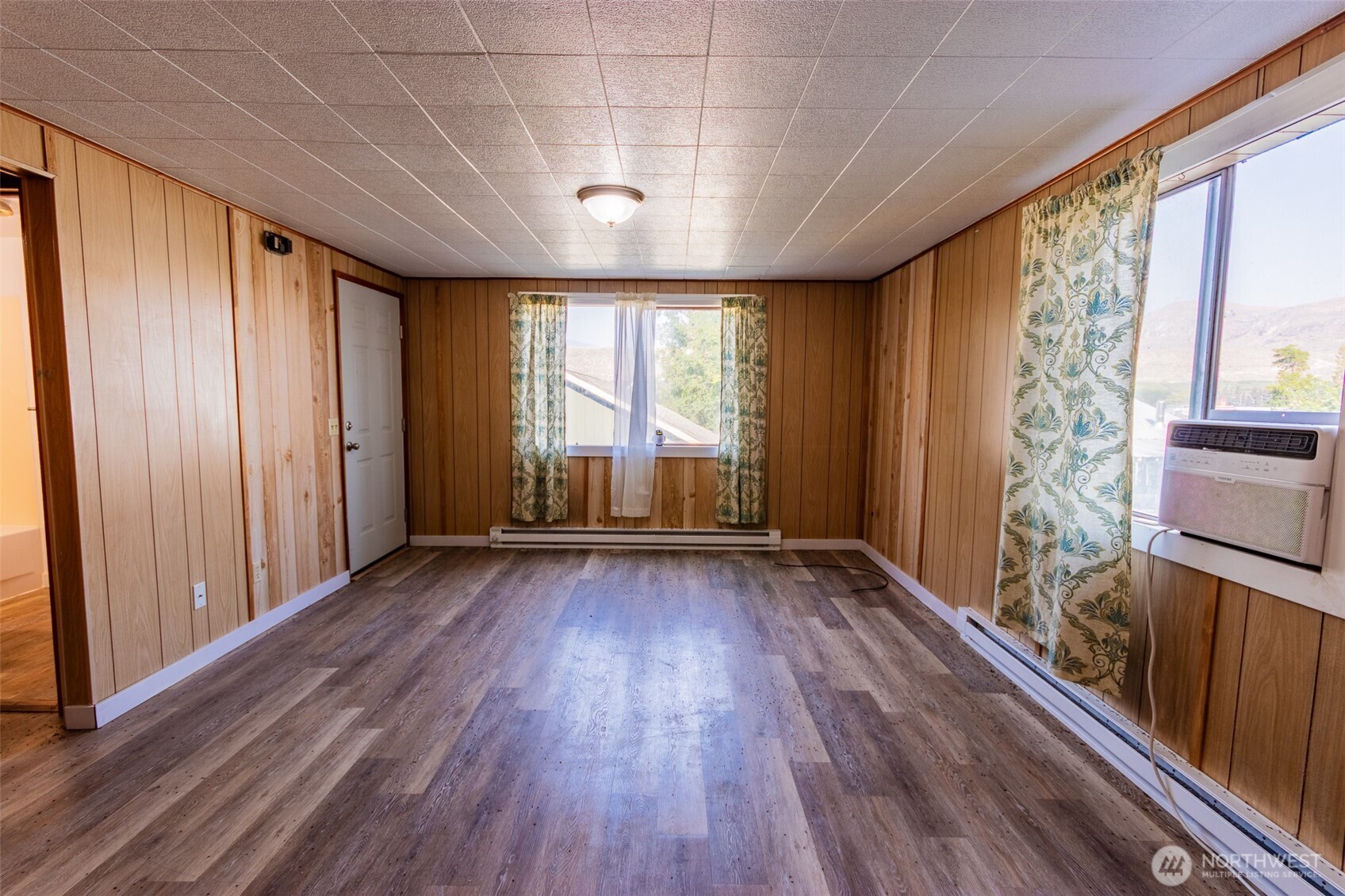 319 S Tonasket Avenue , Tonasket, WA 98855