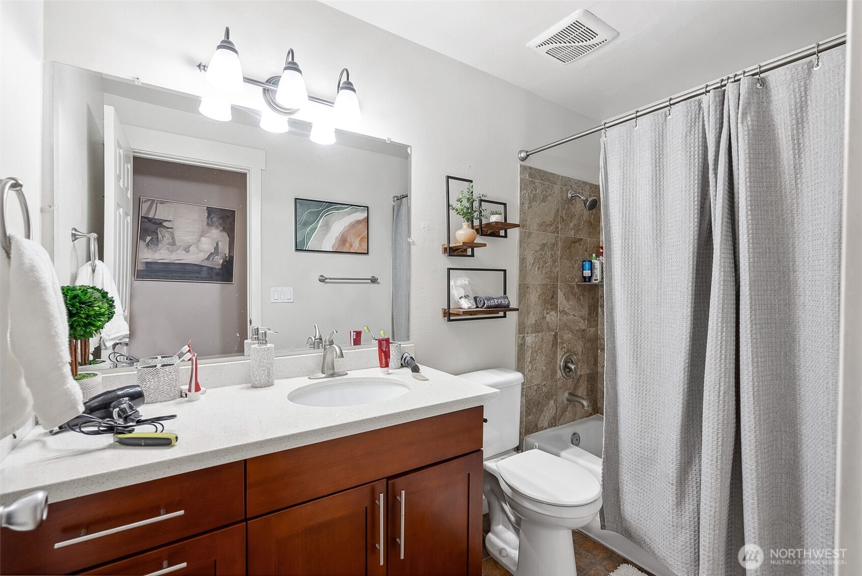 2414 13th Avenue S, Seattle, WA 98144